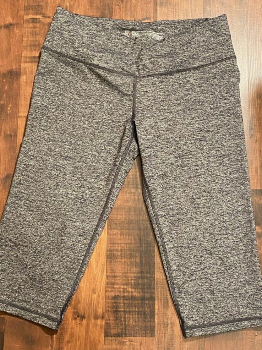 Victoria's Secret VSX Sport Knockout Capri Legging Heather Gray Pants Sz L Crop